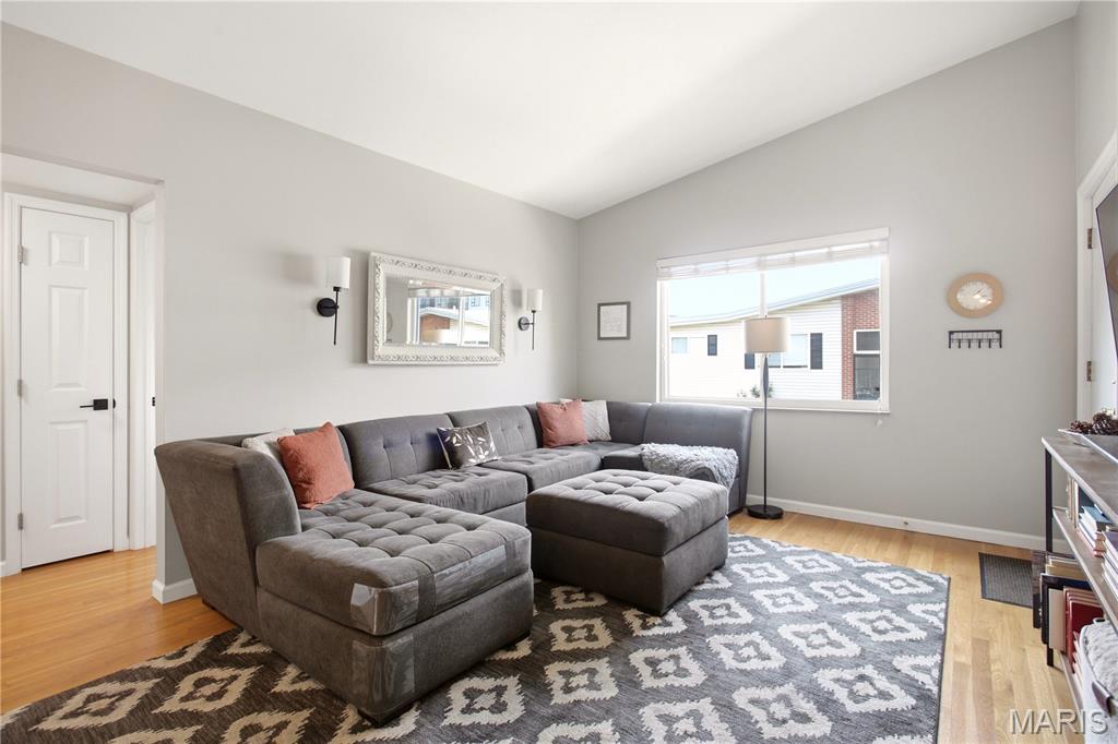 129 E Washington Avenue 2s Property Photo 4