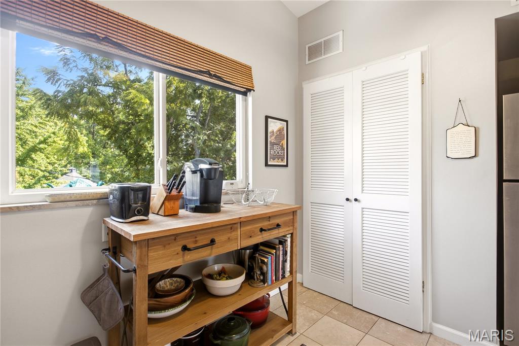 129 E Washington Avenue 2s Property Photo 9