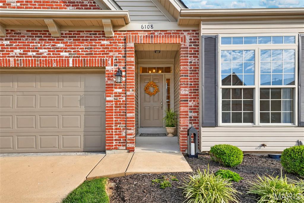 6108 Ivy Run Court Property Photo 2