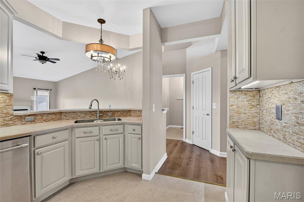 6108 Ivy Run Court Property Photo 11