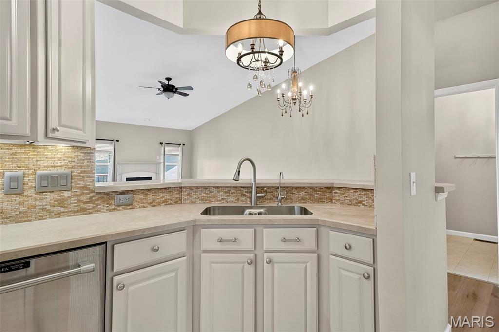 6108 Ivy Run Court Property Photo 13