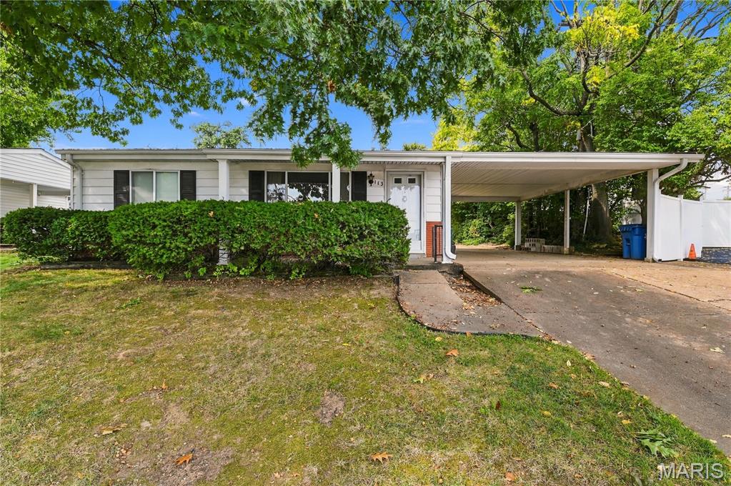 113 Lindy Boulevard Property Photo 1