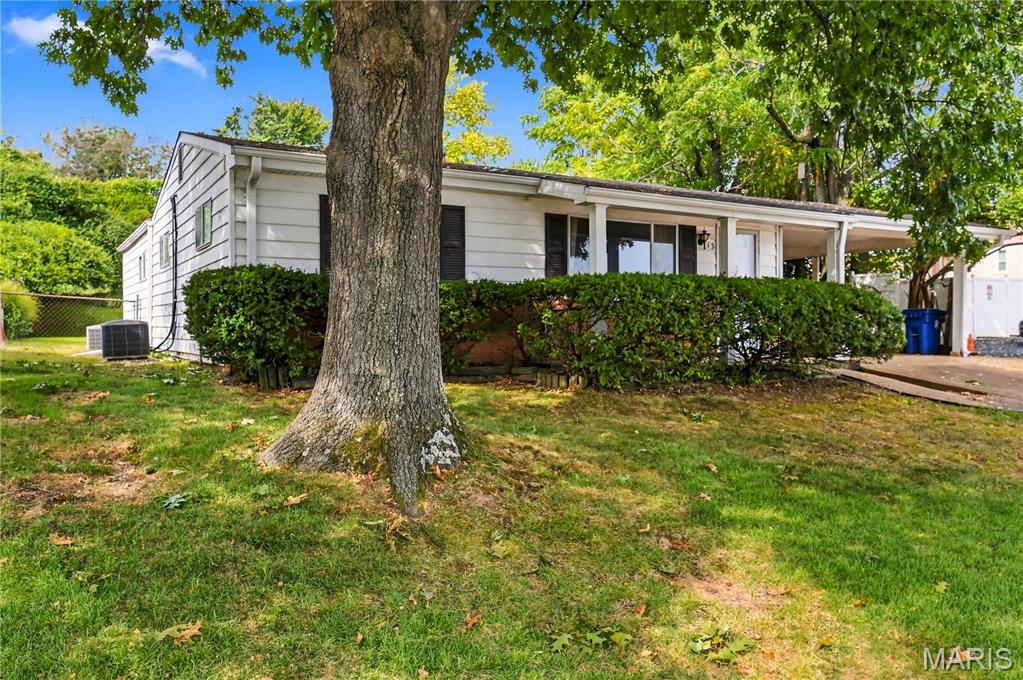 113 Lindy Boulevard Property Photo 2