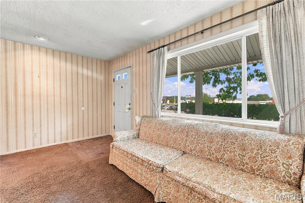113 Lindy Boulevard Property Photo 5