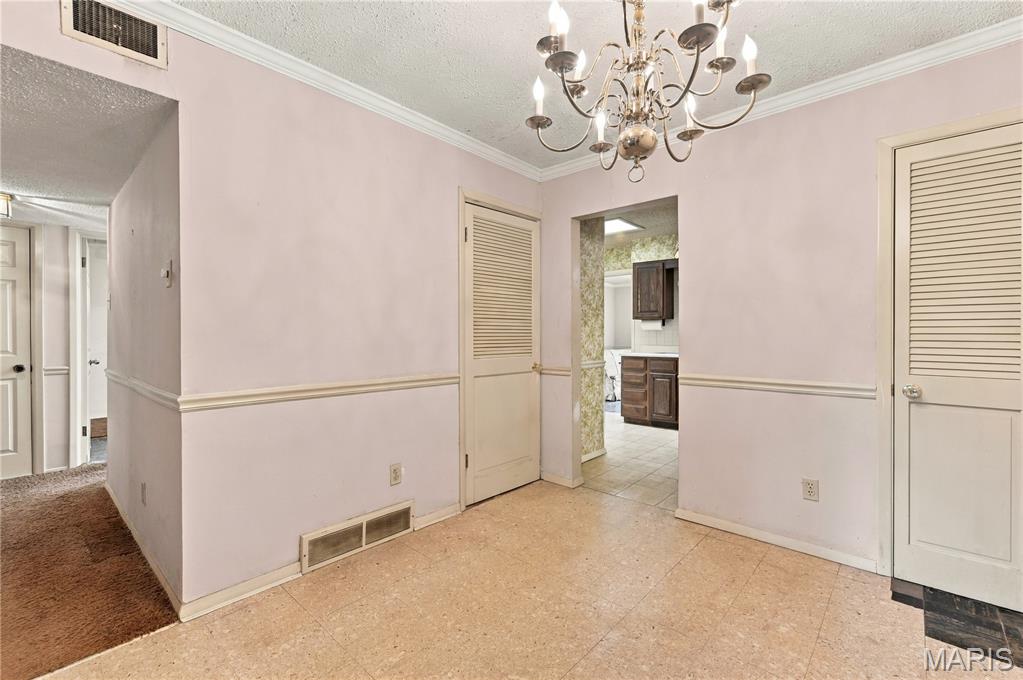113 Lindy Boulevard Property Photo 6