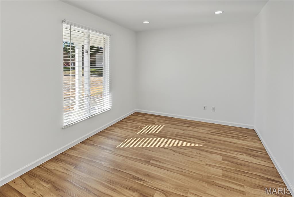 1000 Kingsway Drive Property Photo 16