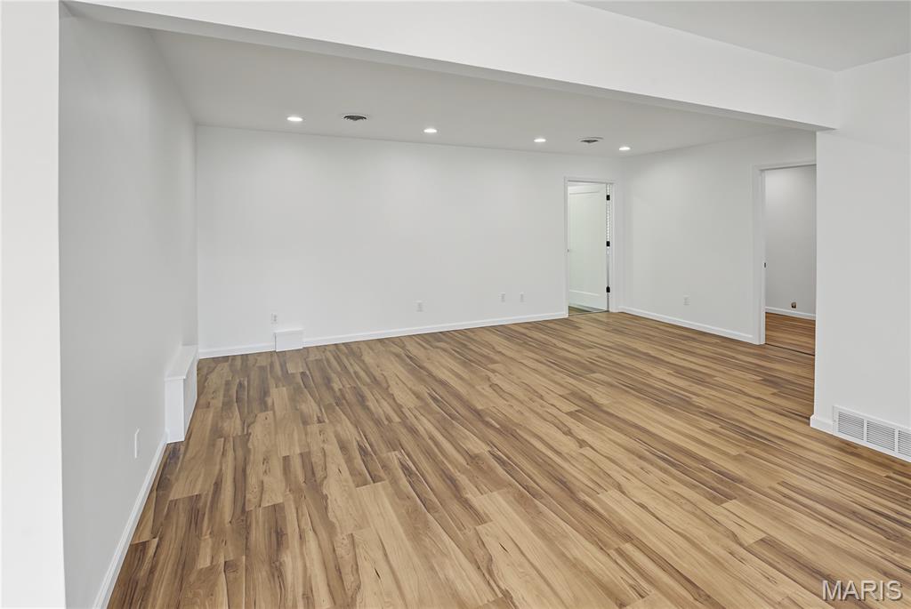 1000 Kingsway Drive 1 Property Photo 8