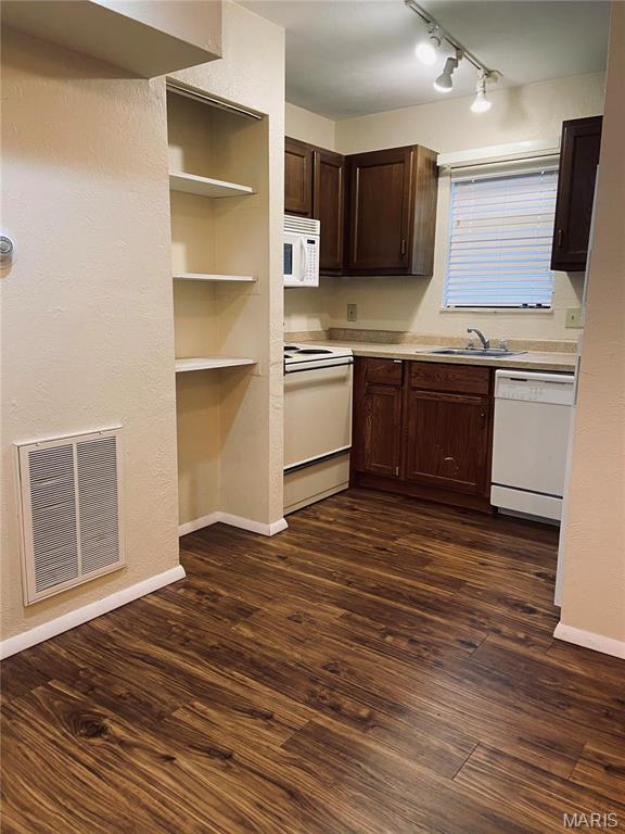 130 Ashley Drive Property Photo 3