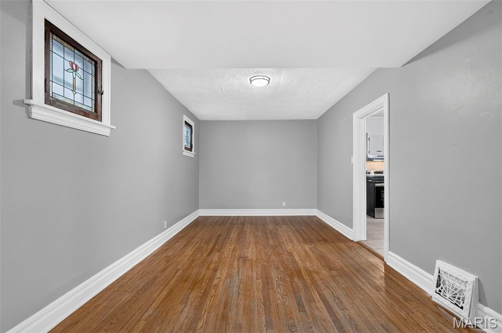 5315 Blow Street Property Photo 3
