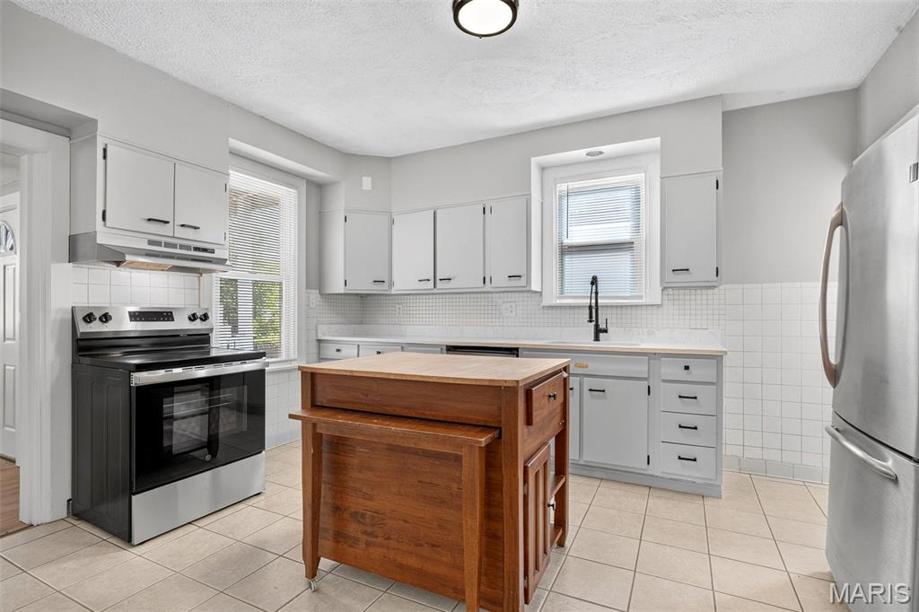 5315 Blow Street Property Photo 4