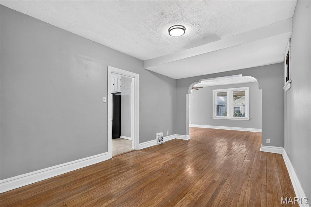 5315 Blow Street Property Photo 9