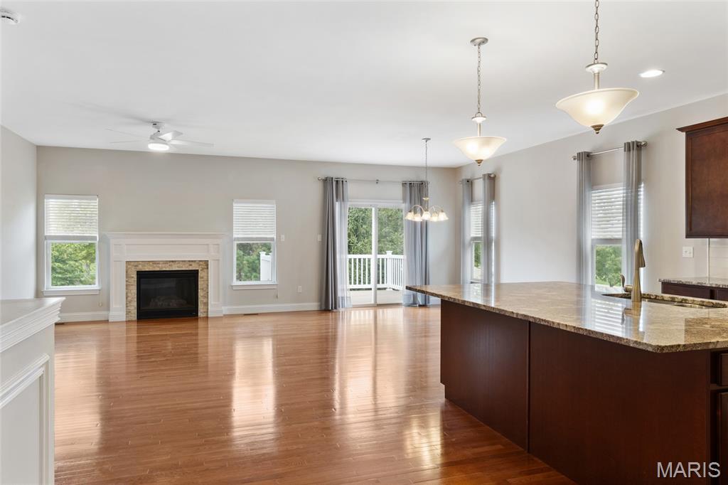 1247 Emerald Gardens Drive Property Photo 7
