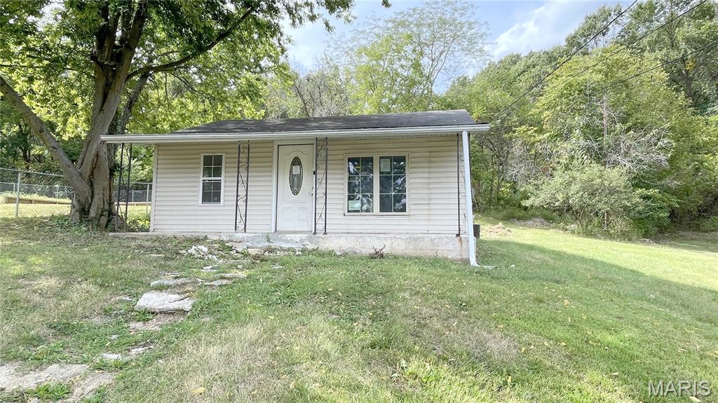 1105 Cliff Drive Property Photo 1