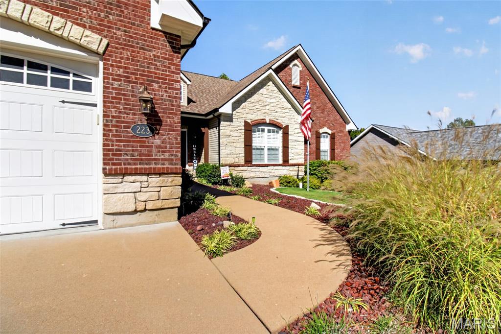 223 Lone Wolf Drive Property Photo 3