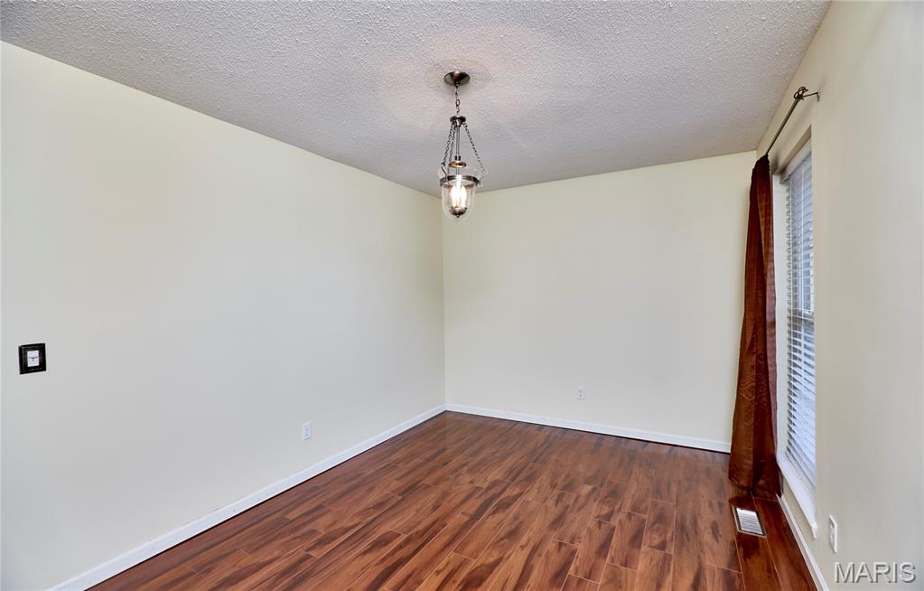 19 Kingsmont Court Property Photo 12