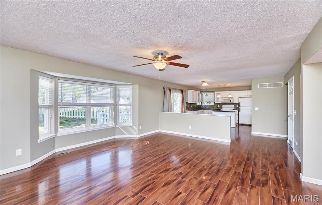 19 Kingsmont Court Property Photo 20