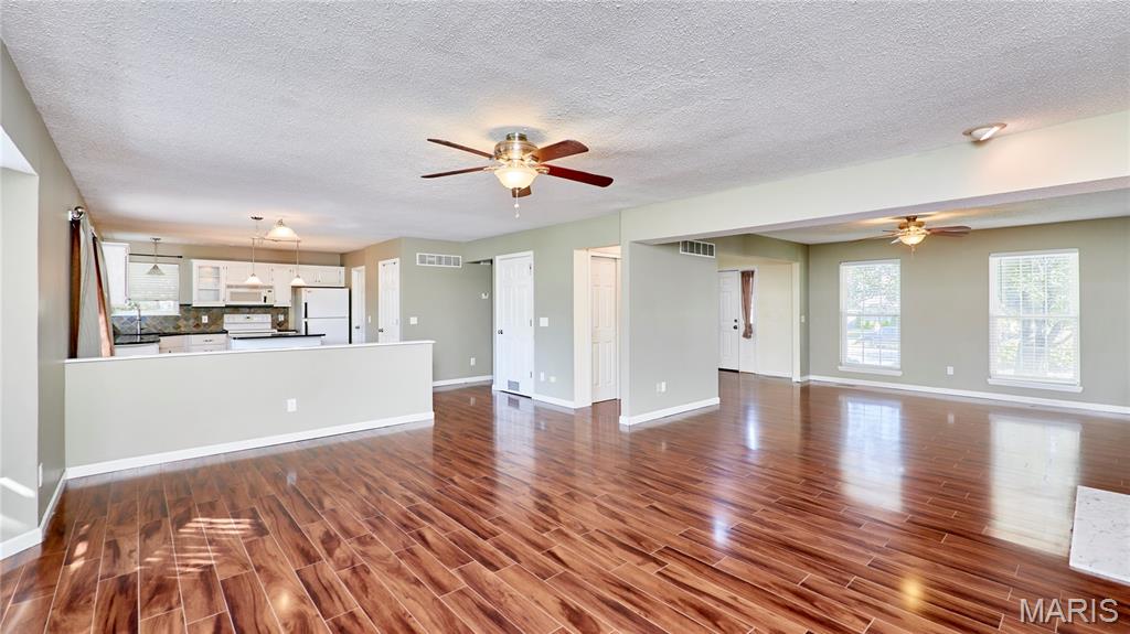 19 Kingsmont Court Property Photo 27