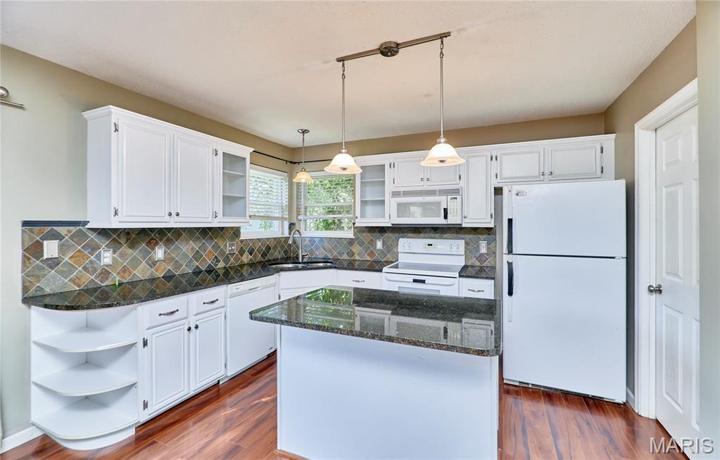 19 Kingsmont Court Property Photo 29