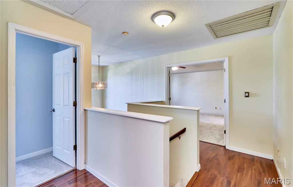 19 Kingsmont Court Property Photo 34