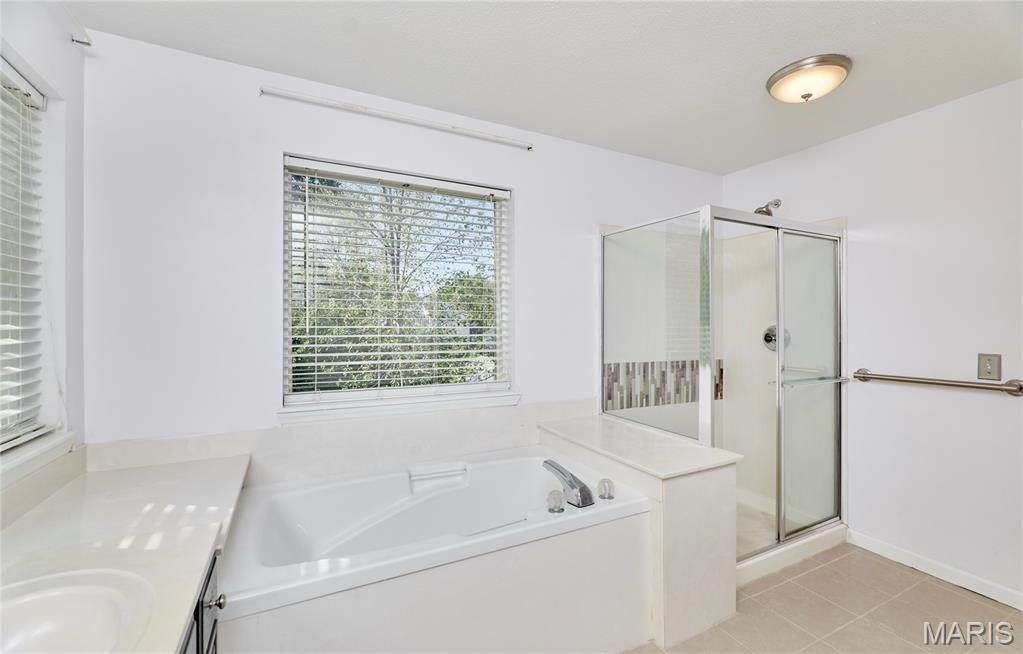 19 Kingsmont Court Property Photo 42