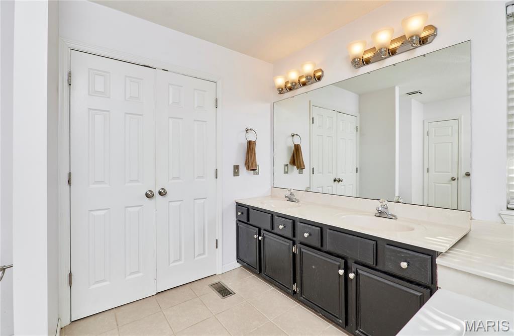 19 Kingsmont Court Property Photo 44
