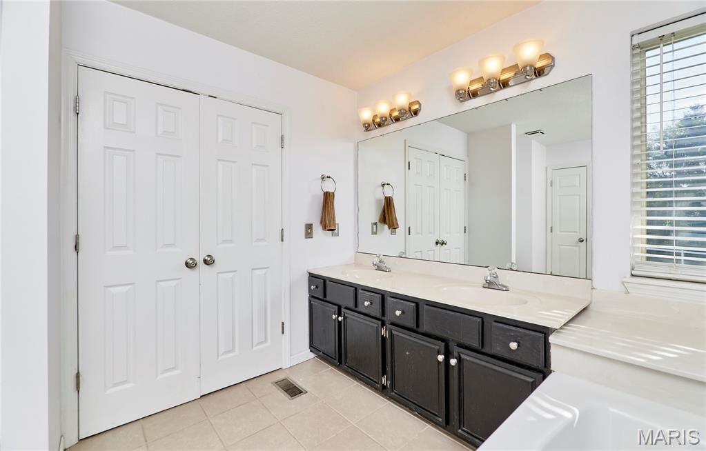 19 Kingsmont Court Property Photo 45
