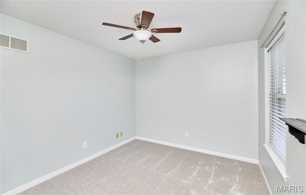 19 Kingsmont Court Property Photo 49