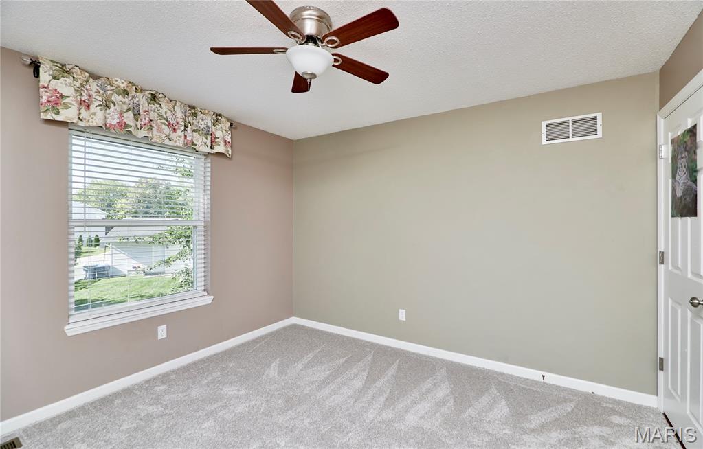 19 Kingsmont Court Property Photo 60