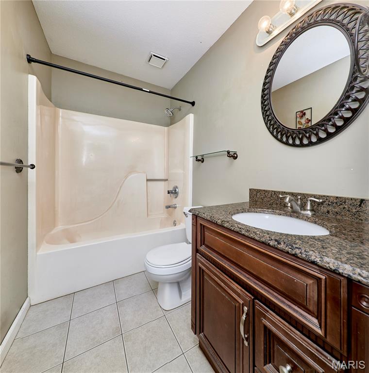 19 Kingsmont Court Property Photo 61