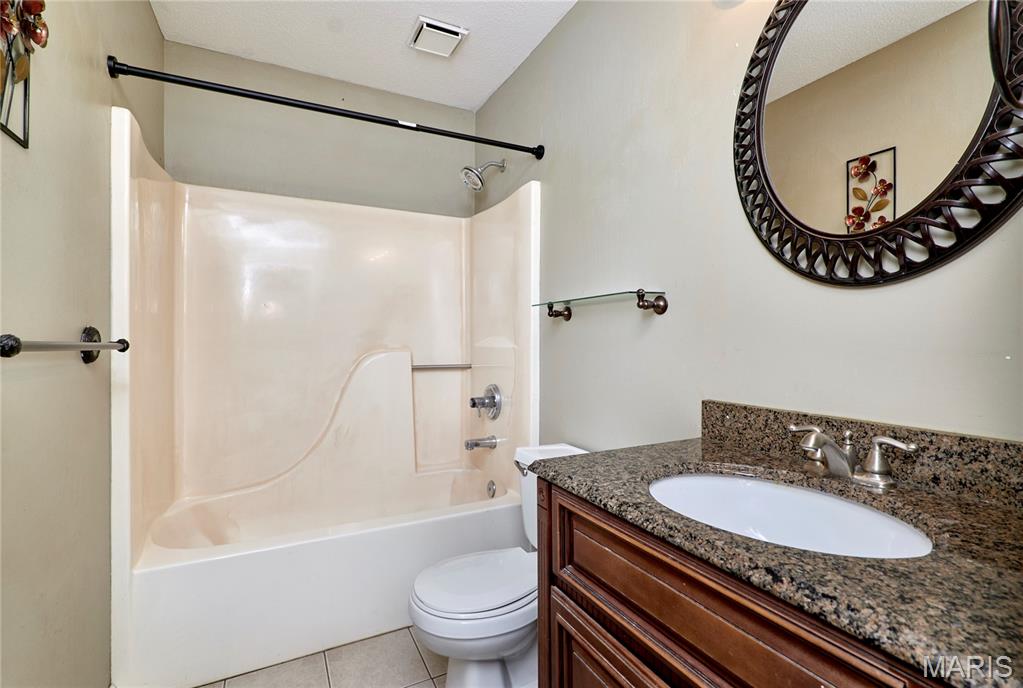 19 Kingsmont Court Property Photo 62