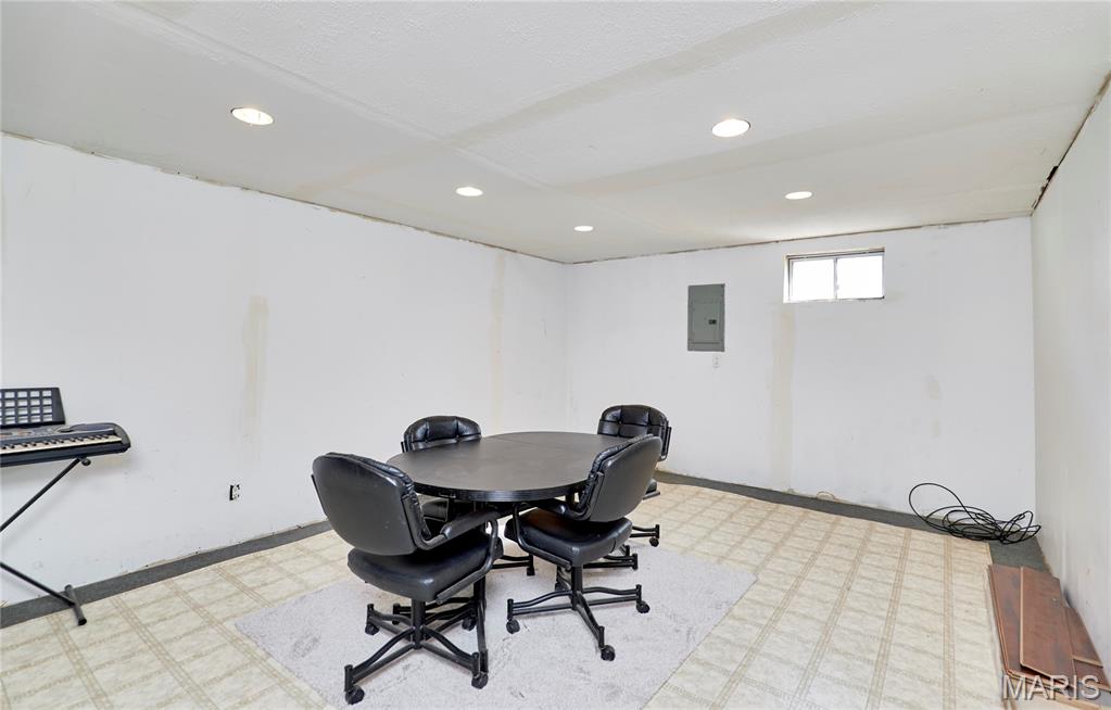 19 Kingsmont Court Property Photo 63