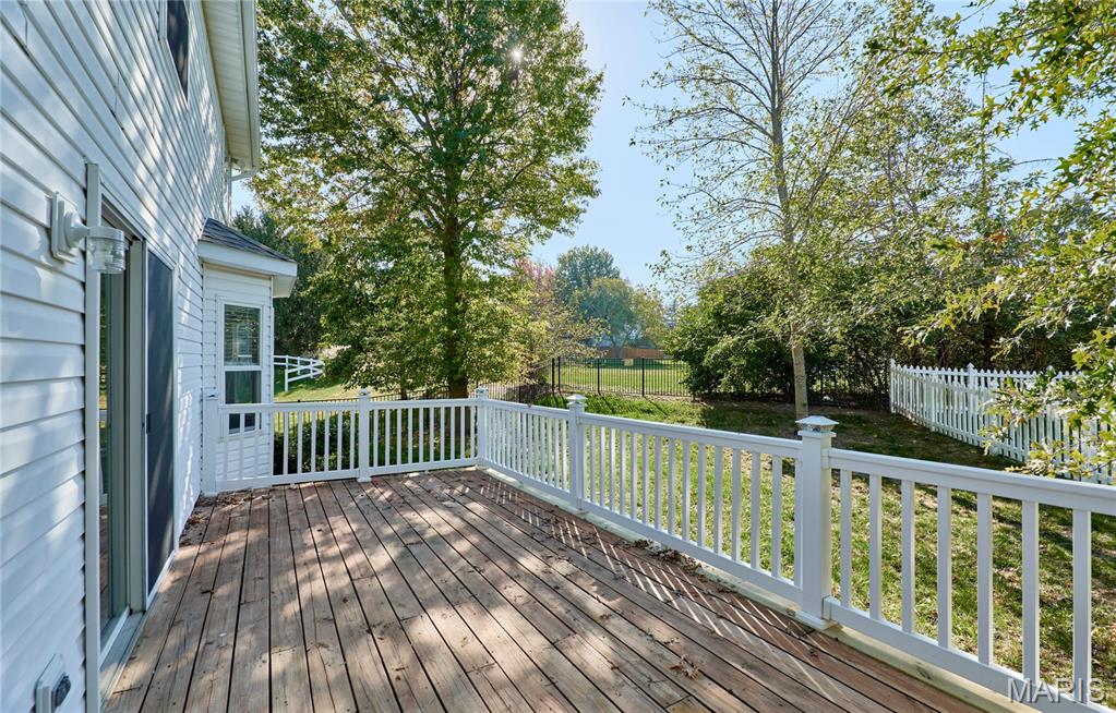 19 Kingsmont Court Property Photo 66