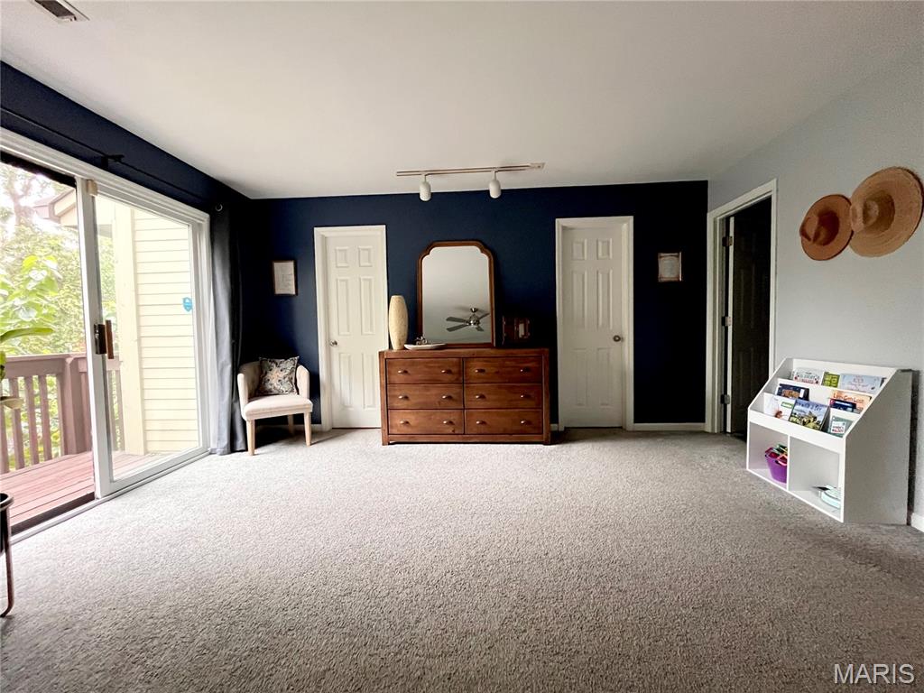 4453 W Pine Boulevard 10 Property Photo 8