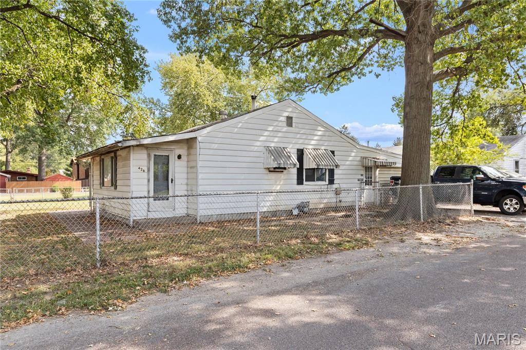 428 Whitelaw Avenue Property Photo 1