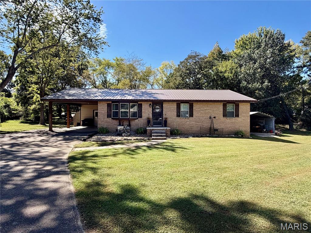 1927 Sunrise Circle Property Photo 1