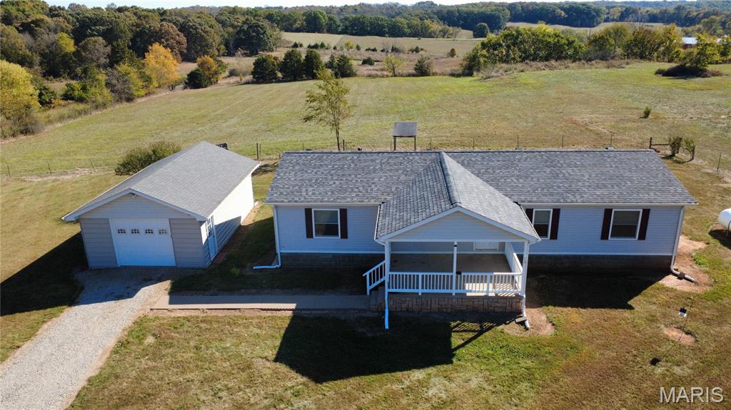 8524 Highway D Property Photo 2