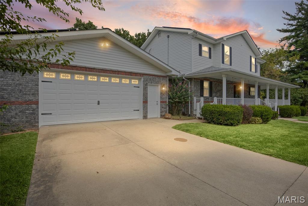 25578 Elsah Hills Drive Property Photo 1
