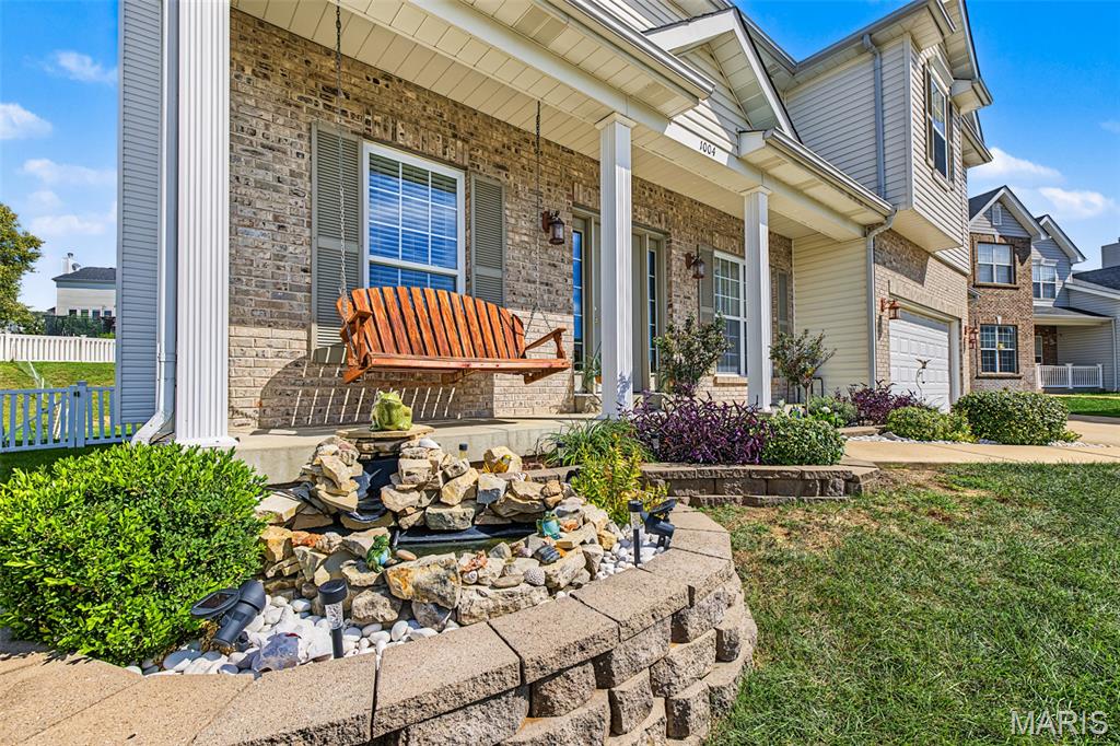 1004 Meadow Grove Drive Property Photo 3