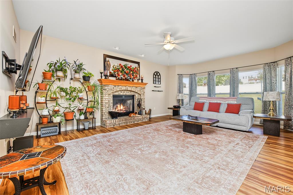 1004 Meadow Grove Drive Property Photo 8