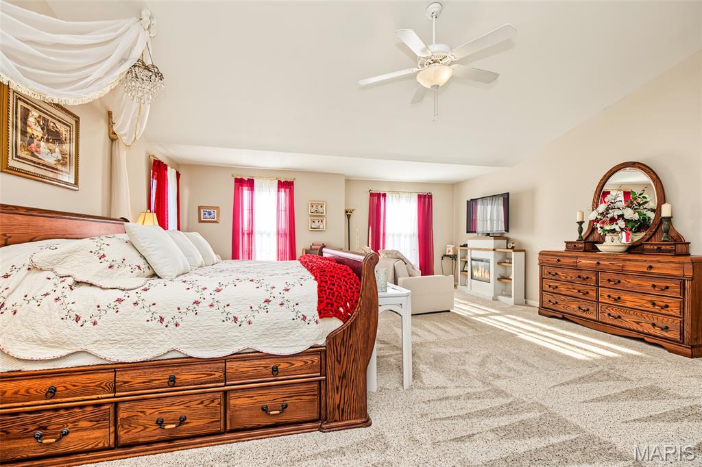 1004 Meadow Grove Drive Property Photo 24