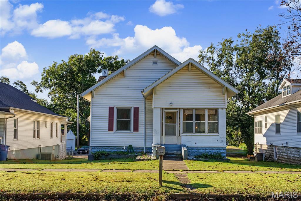 407 E Maple Street Property Photo