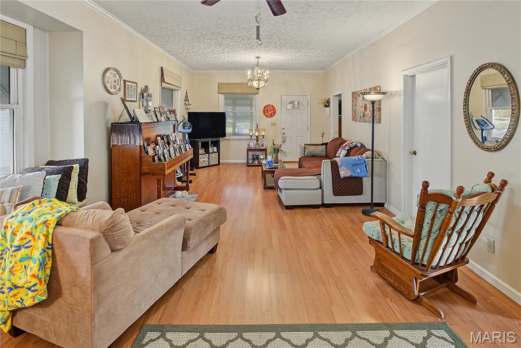 407 E Maple Street Property Photo 11