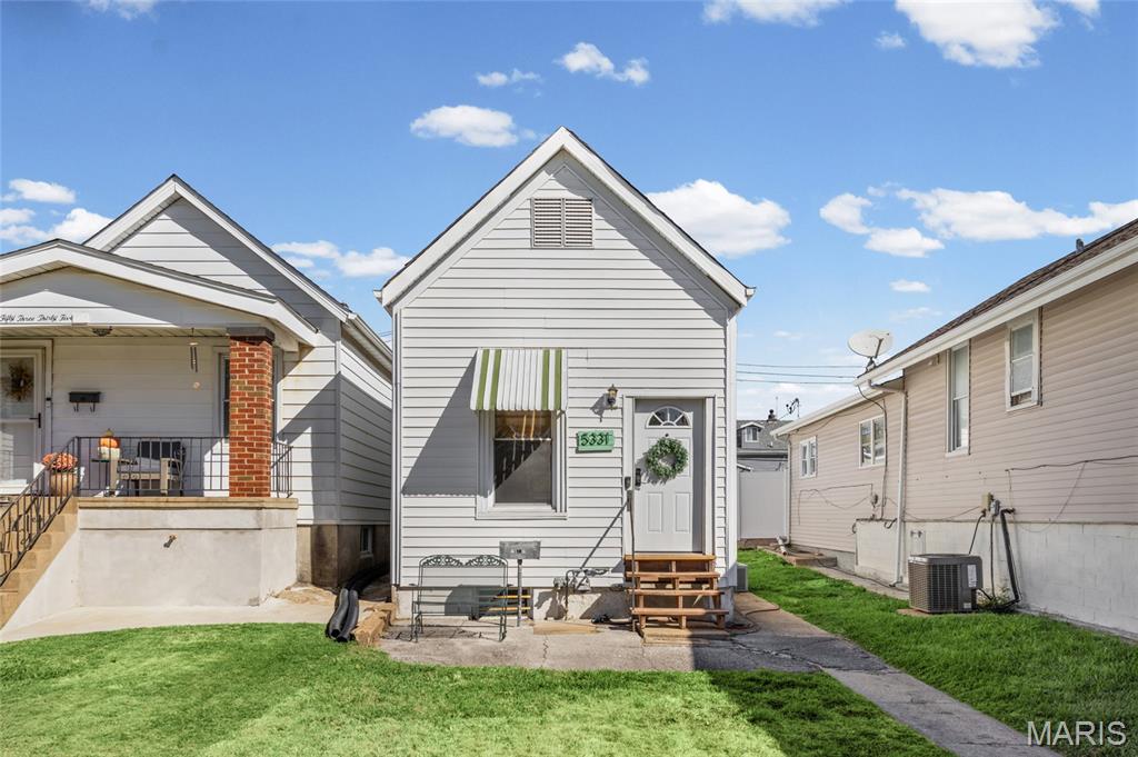 5331 Pattison Avenue Property Photo 1