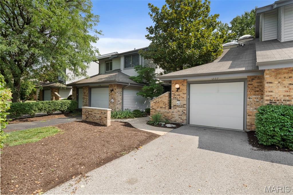 1222 Meramec Heights Drive Property Photo 2