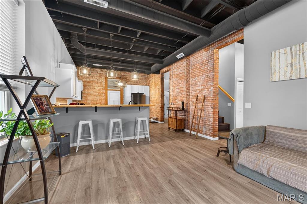 614 S High Street Property Photo 11