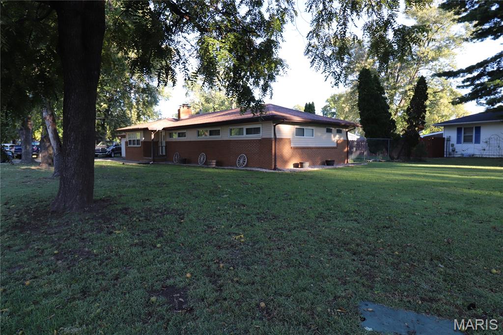 501 Old Caseyville Road Property Photo 2