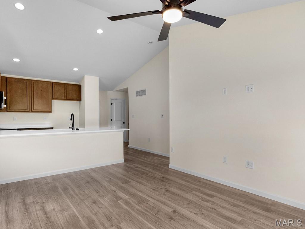 1911 Longview Lane Property Photo 9