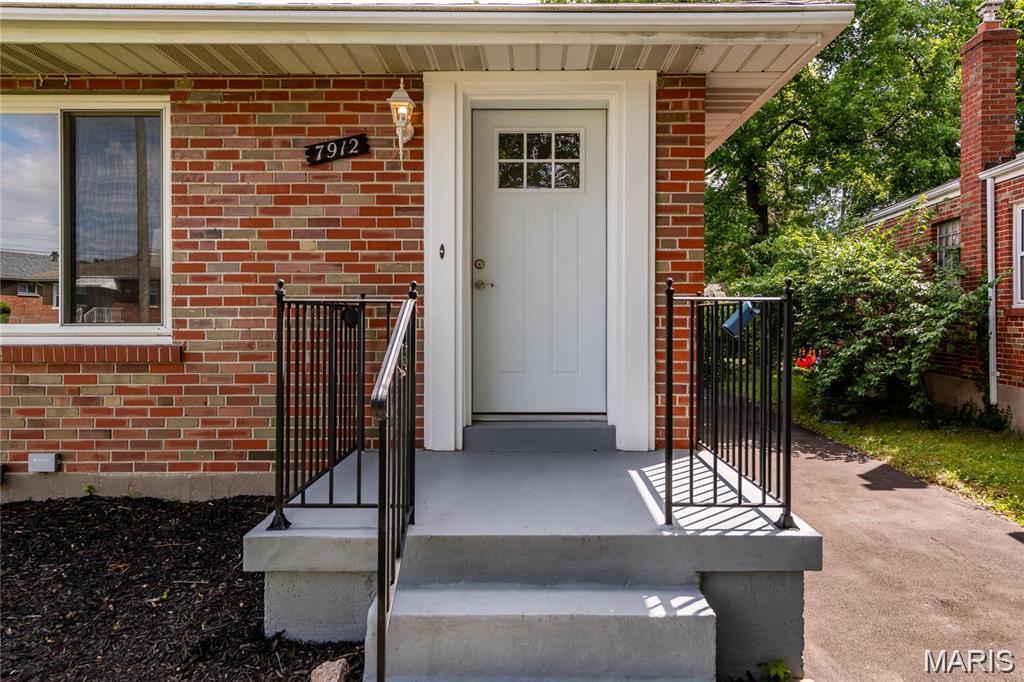 7912 Pembroke Drive Property Photo 1