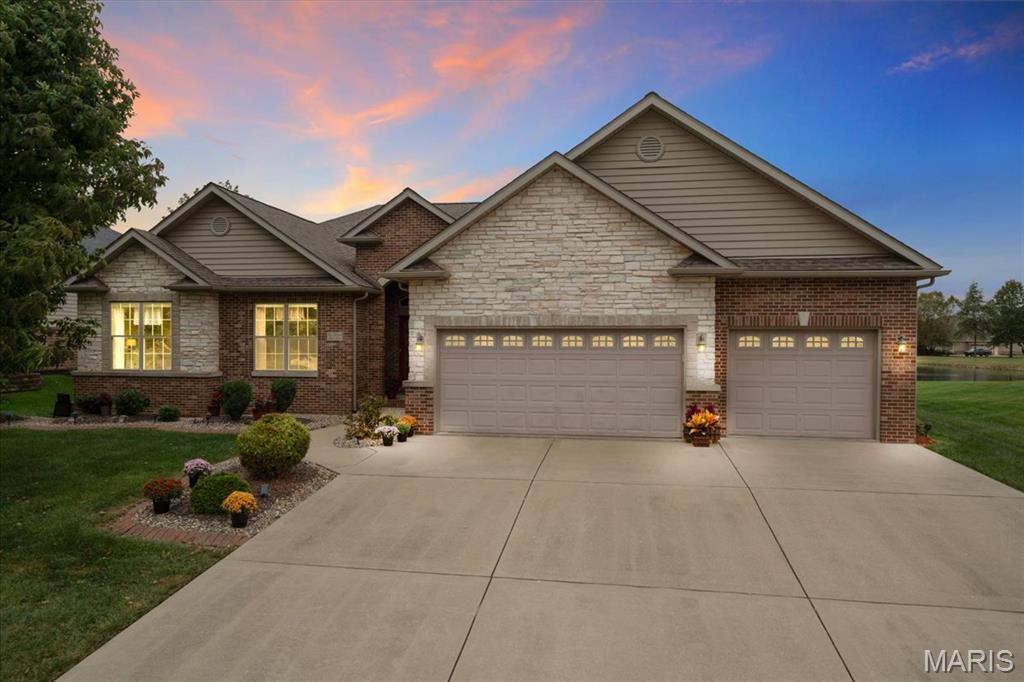 3834 N Arbor Lake Drive Property Photo 1