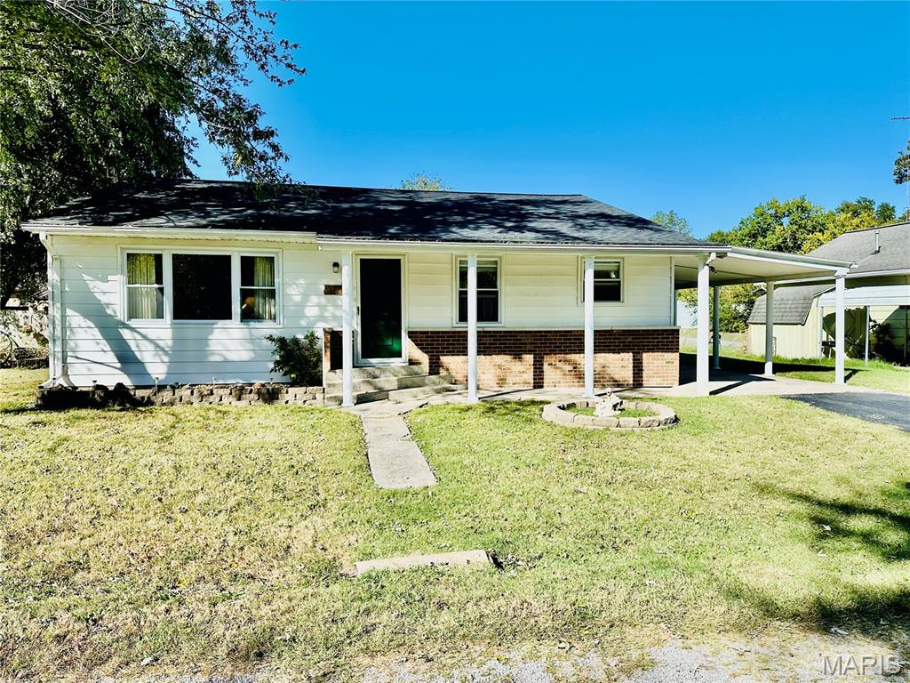 606 E Plum Street Property Photo 1
